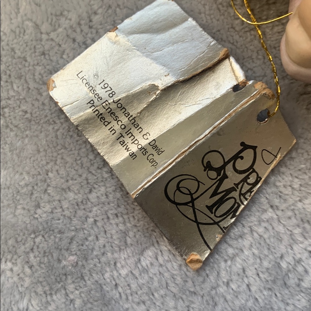 -1967 Precious Moments Fine Porcelain JESUS IS THE LIGHT Pink & Cream Figurine - Picture 3 of 10